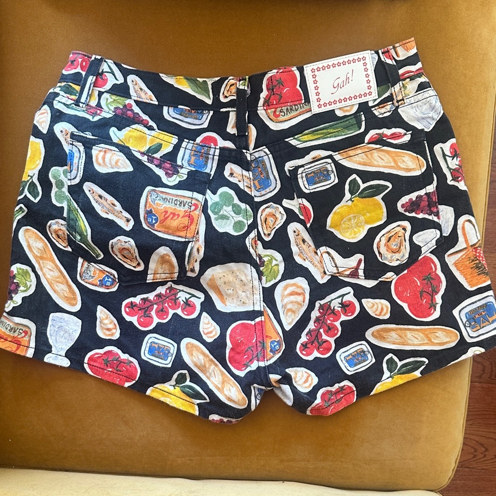 Lisa Says Gah Italian Summer Black Denim Shorts - Picture 4 of 6
